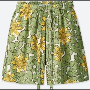 20%👇 HP! Uniqlo | JW Anderson Green Flare Shorts